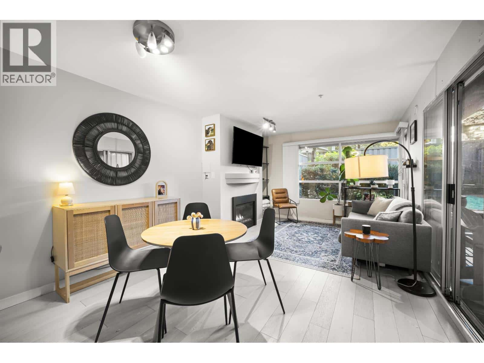 101 3023 W 4TH AVENUE — Vancouver, British Columbia - Photo 4 of 23