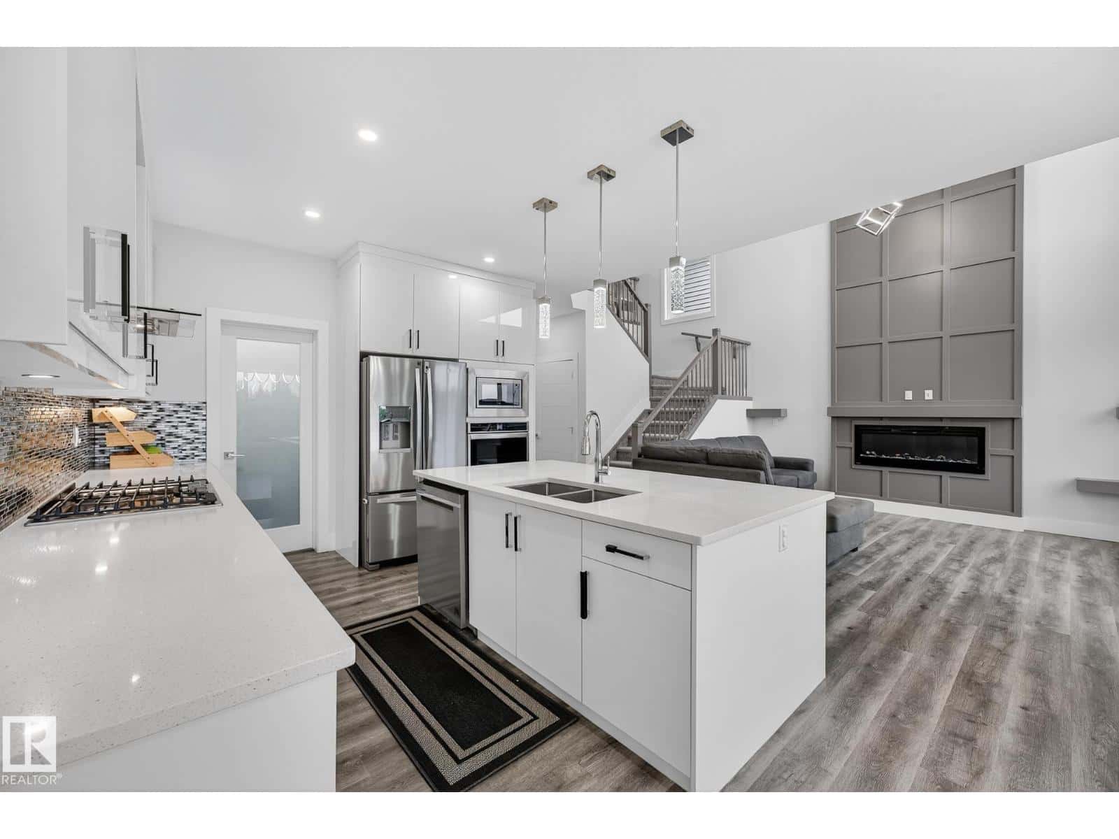 86 MEADOWLINK CM — Spruce Grove, Alberta - Photo 2 of 46