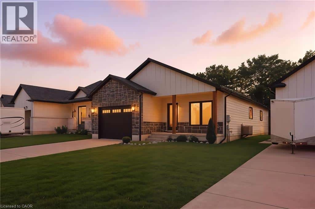 7 MACNEIL Court — Port Burwell, Ontario - Photo 2 of 42