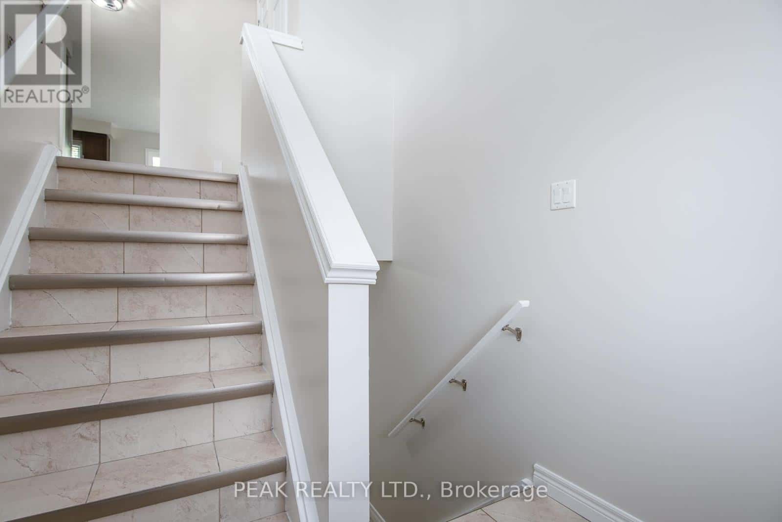 J-3 - 70 WILLOWRUN DRIVE — Kitchener, Ontario - Photo 4 of 41