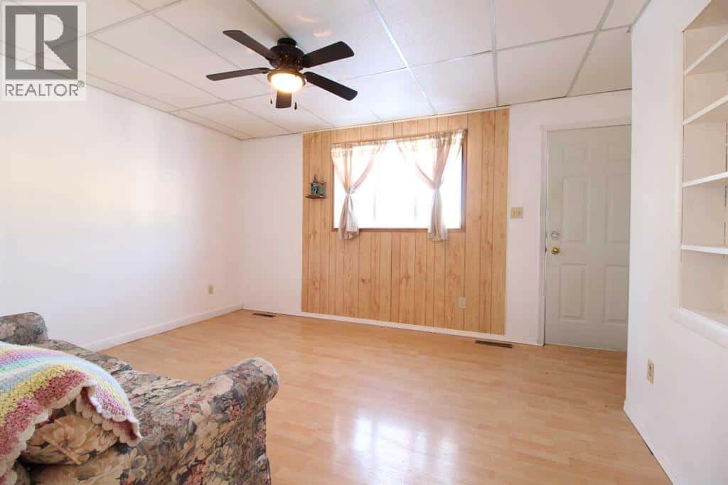 4715 40 Street — Lloydminster, Saskatchewan - Photo 5 of 30