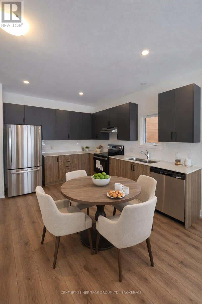 60 DUSENBURY DRIVE — Loyalist (Odessa), Ontario - Photo 2 of 11