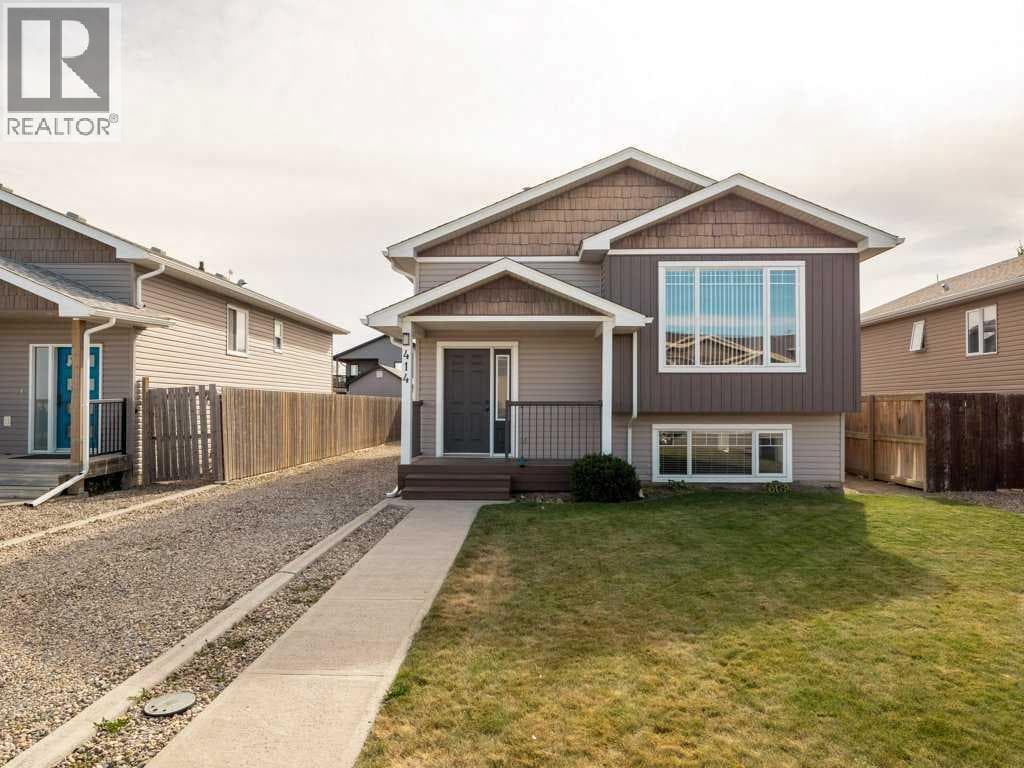 414 10A Street — Nobleford, Alberta - Main photo