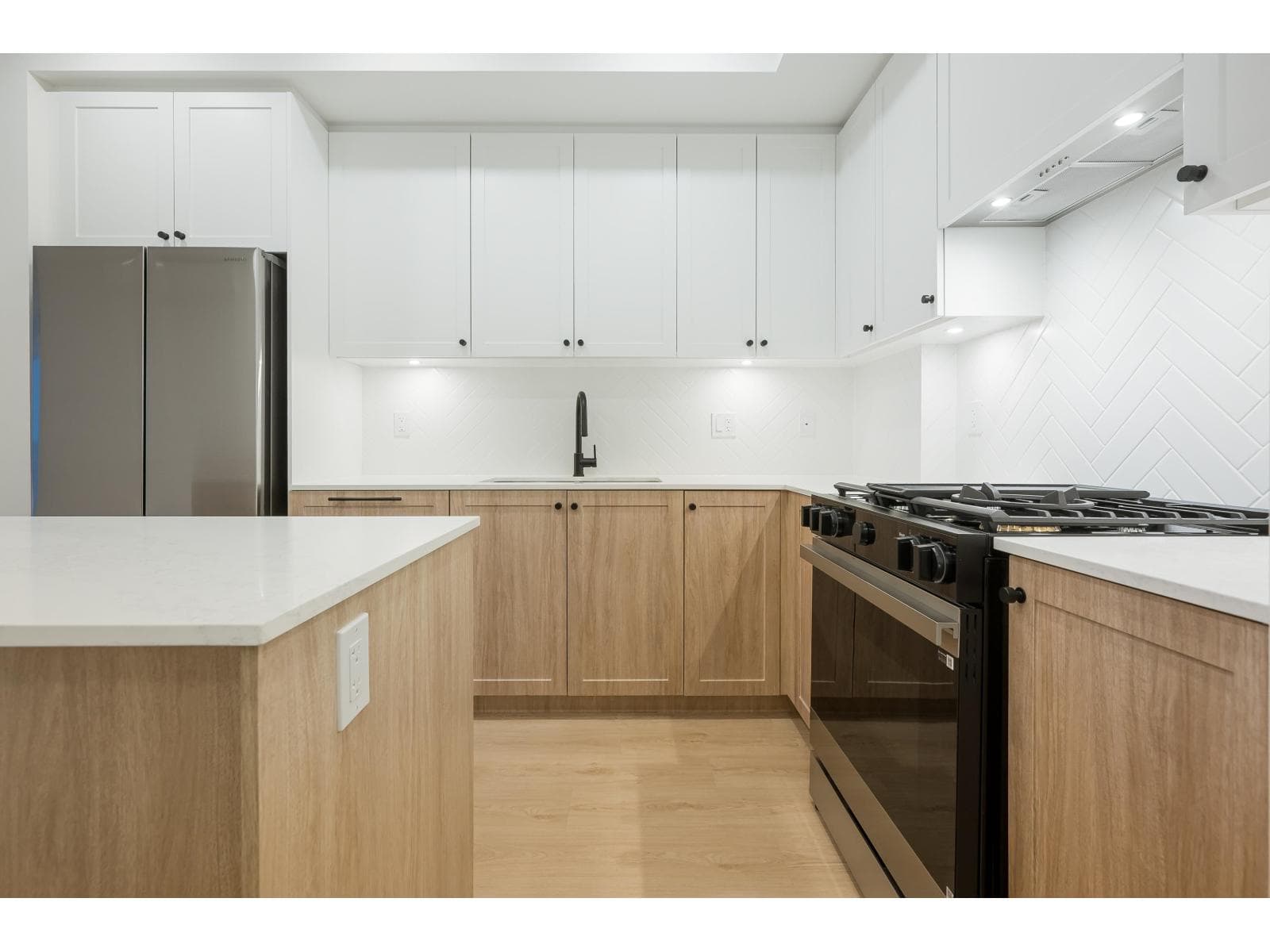 404 19885 76 AVENUE — Langley, British Columbia - Main photo