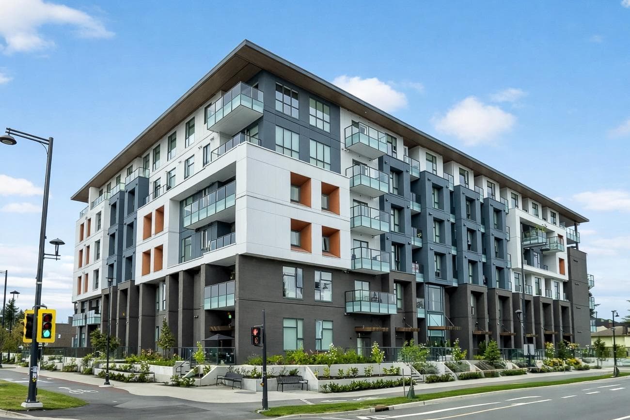 E512 10829 140 STREET — Surrey, British Columbia - Main photo