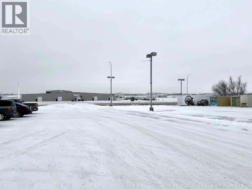 1760 Gershaw Drive SW — Medicine Hat, Alberta - Photo 3 of 5