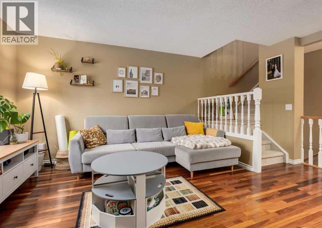 4, 115 23 Avenue NE — Calgary, Alberta - Photo 4 of 30