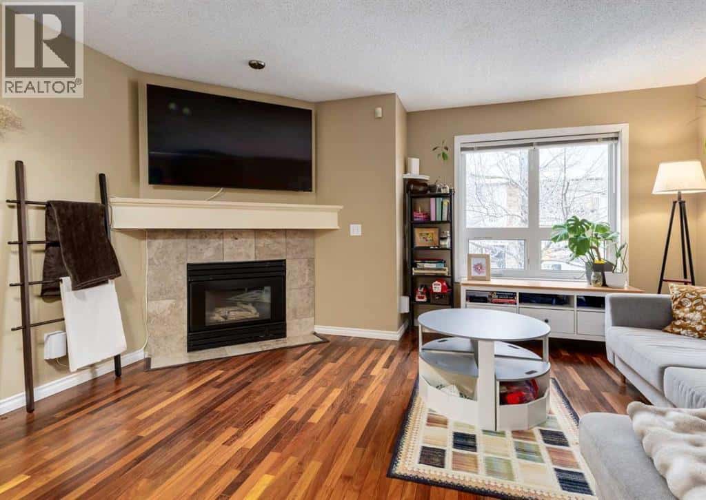 4, 115 23 Avenue NE — Calgary, Alberta - Photo 2 of 30