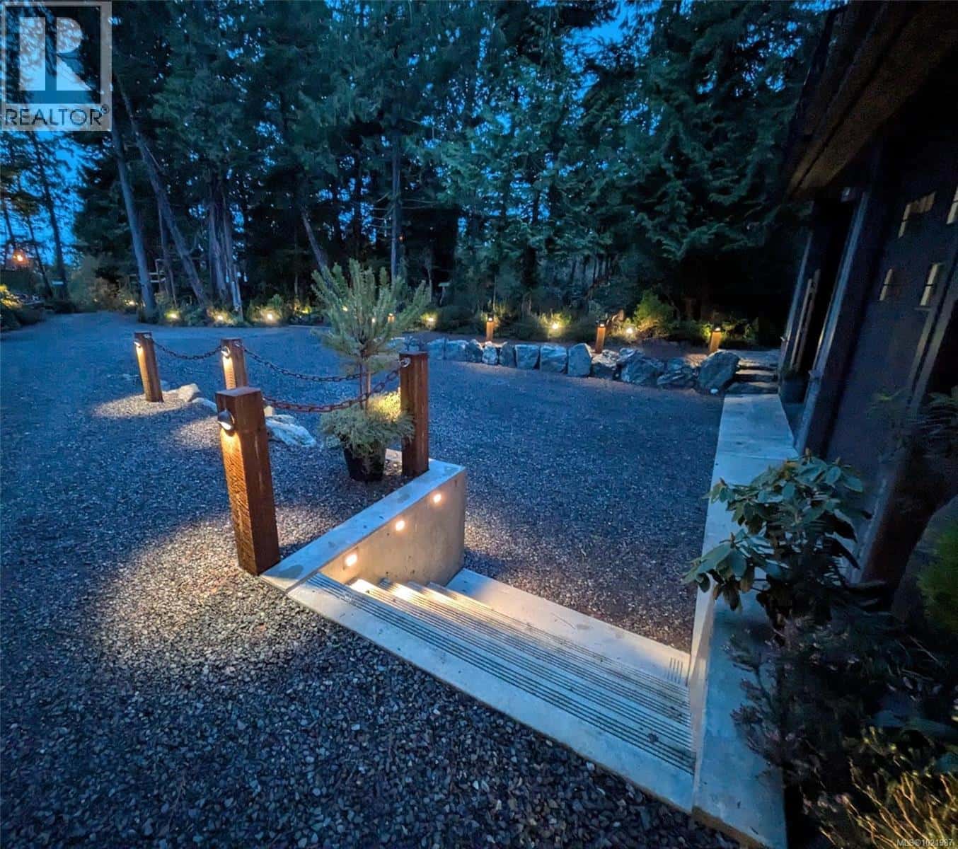 Ucluelet — Ucluelet - Photo 2 of 95