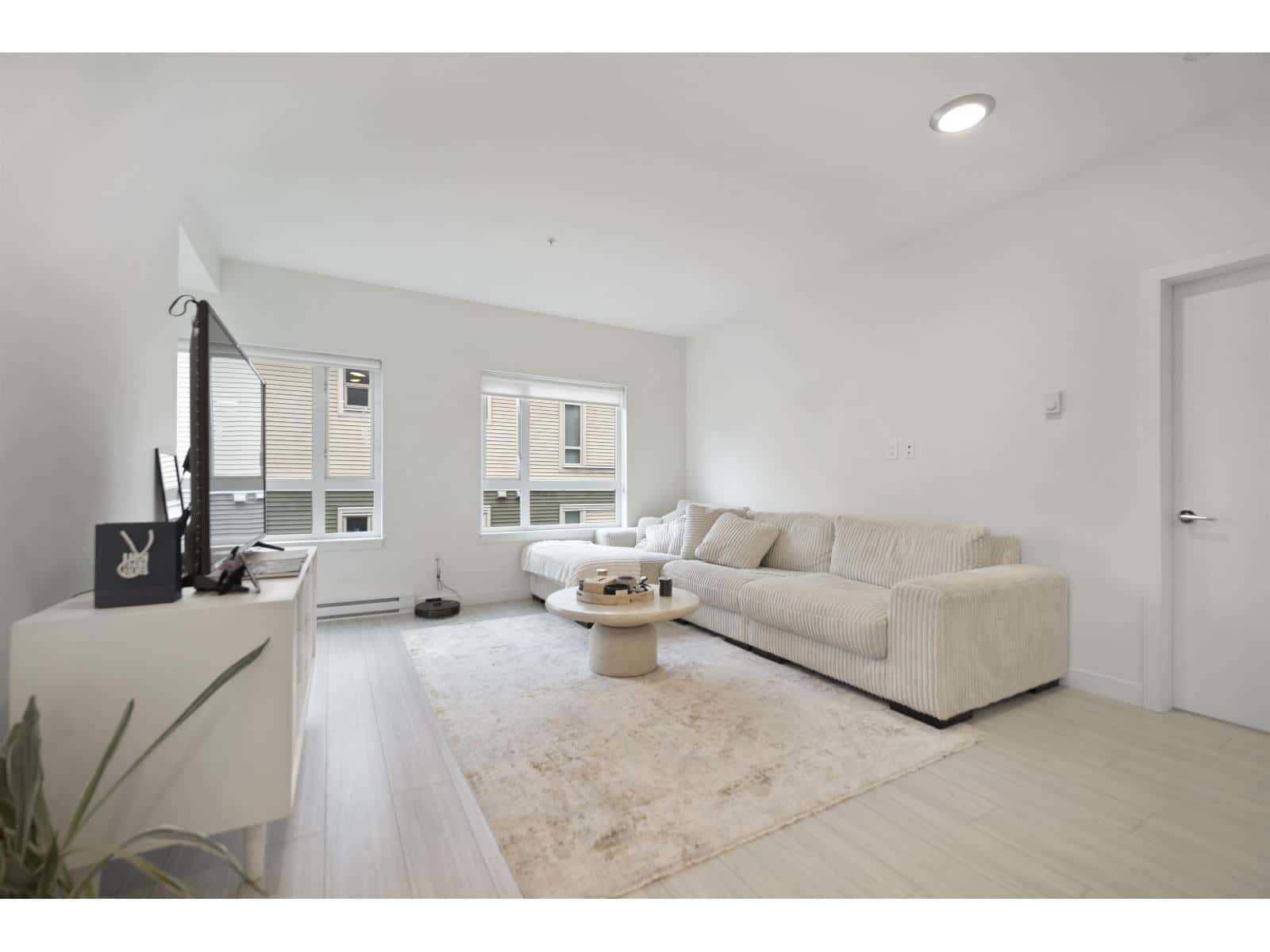 405 10777 138 STREET — Surrey, British Columbia - Photo 5 of 15