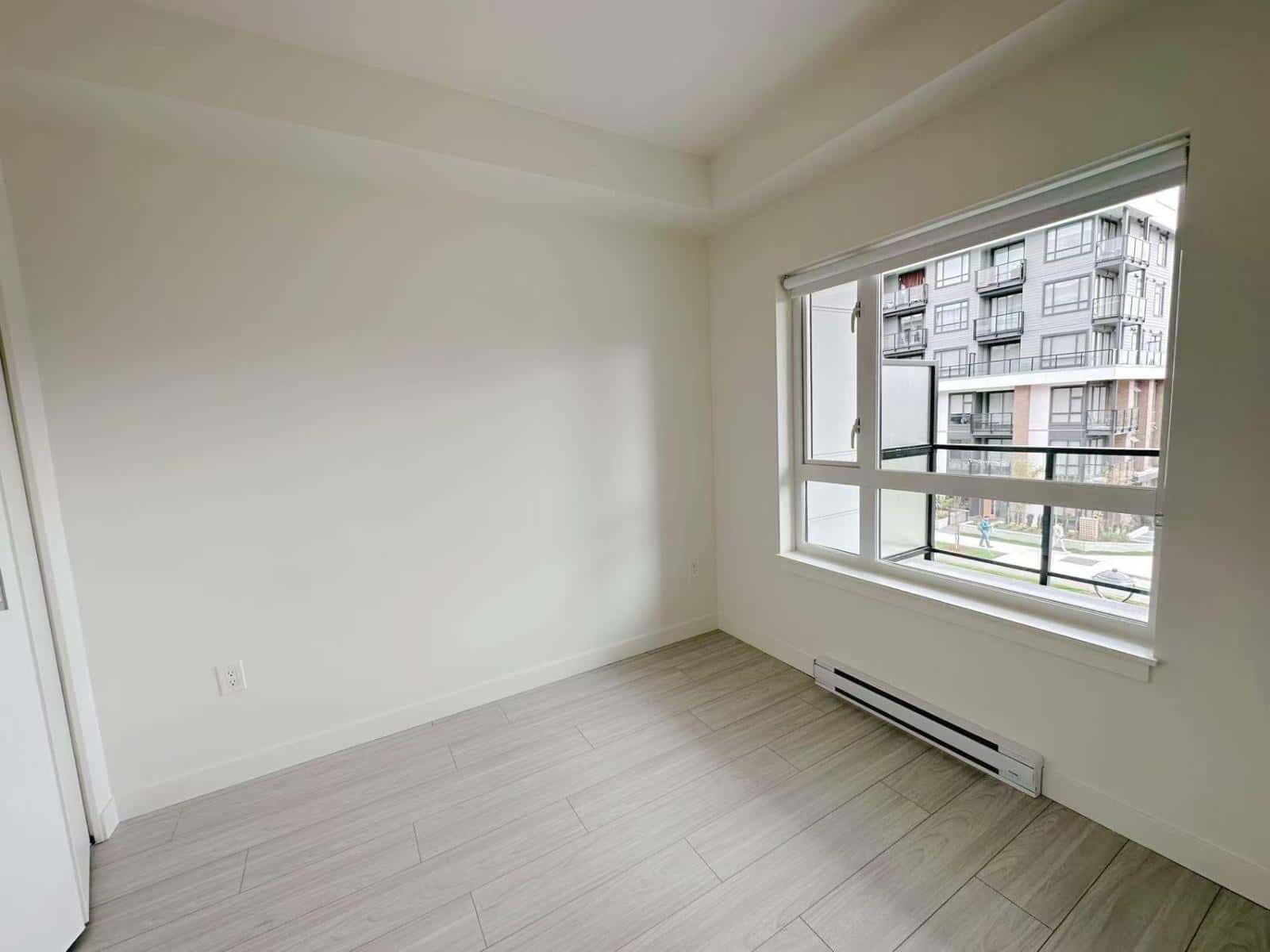 302 10777 138 STREET — Surrey, British Columbia - Photo 3 of 8