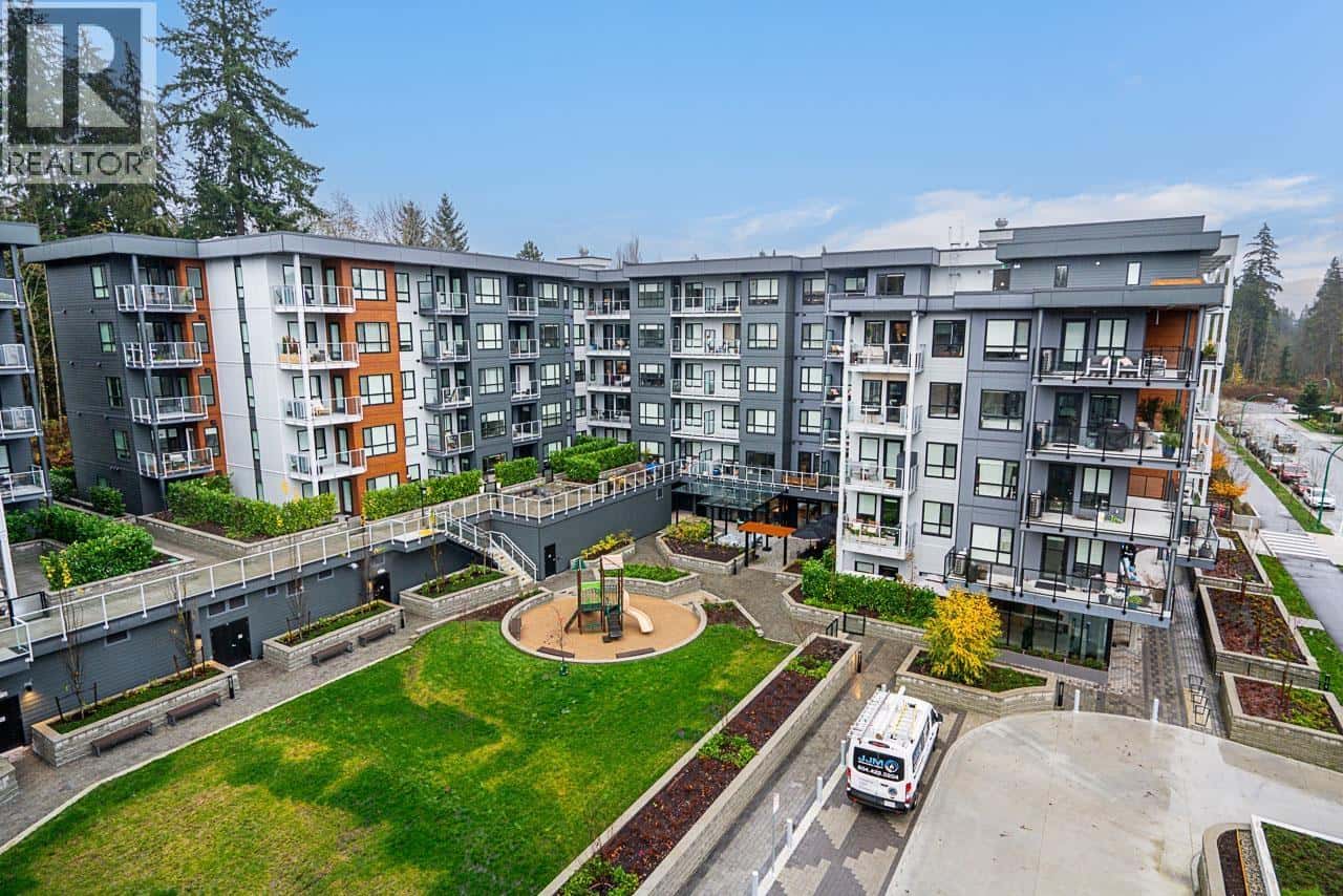 422 3596 MALSUM DRIVE — North Vancouver, British Columbia - Photo 2 of 38