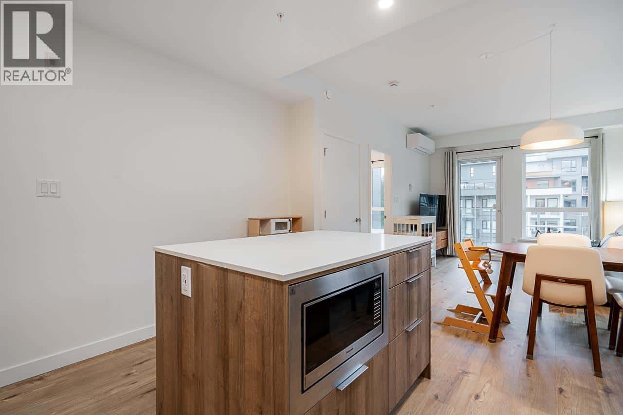 422 3596 MALSUM DRIVE — North Vancouver, British Columbia - Photo 5 of 38