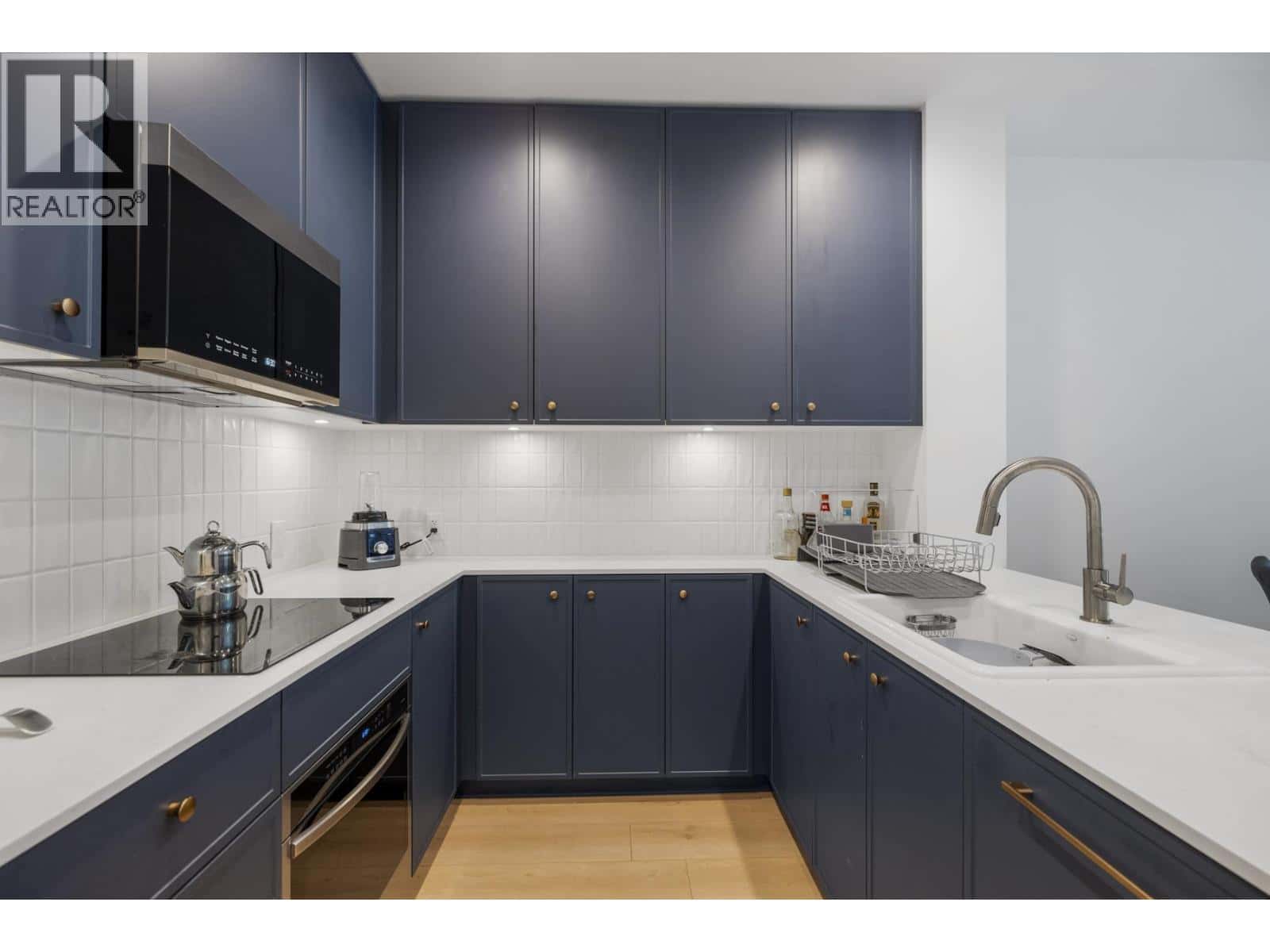 110 708 EDGAR AVENUE — Coquitlam, British Columbia - Photo 4 of 23