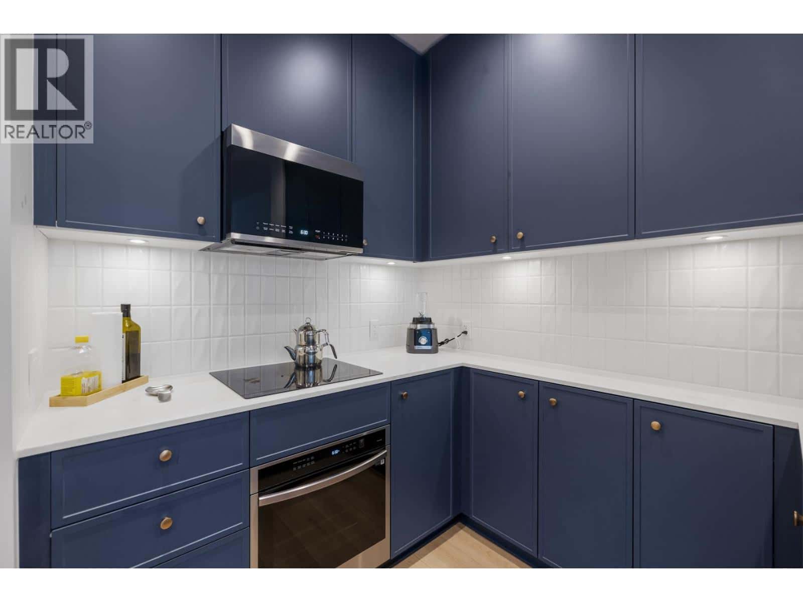 110 708 EDGAR AVENUE — Coquitlam, British Columbia - Photo 5 of 23