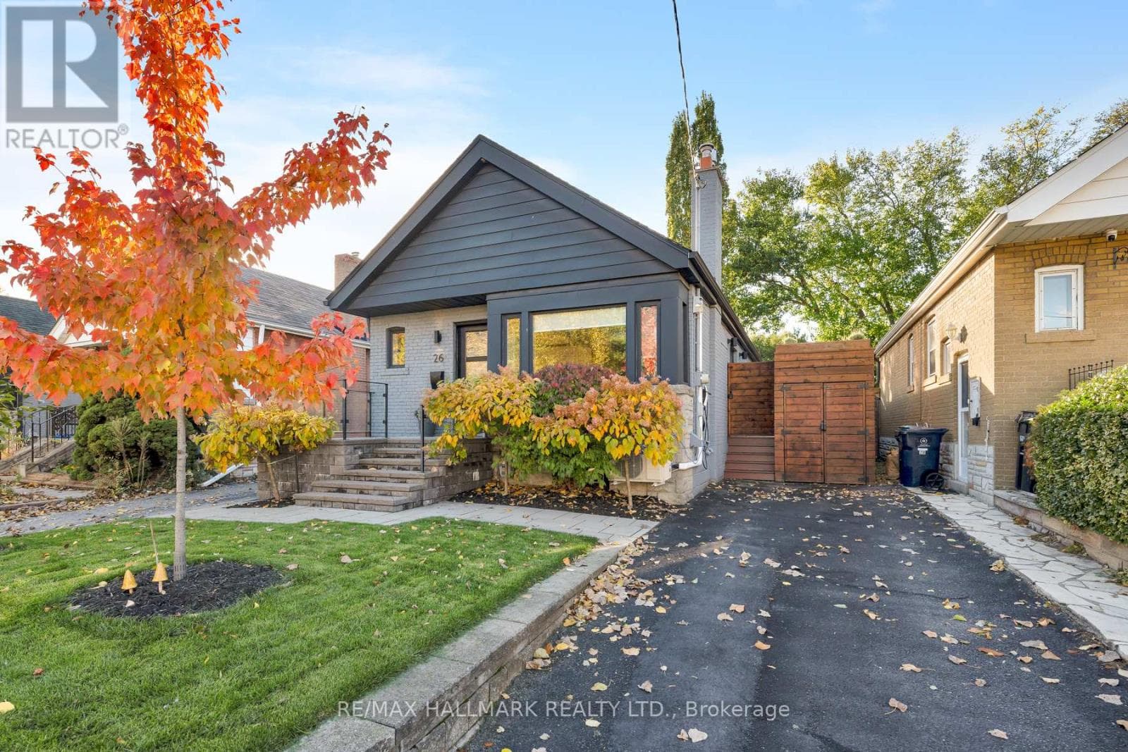 26 HUTTON AVENUE — Toronto (East York), Ontario - Main photo