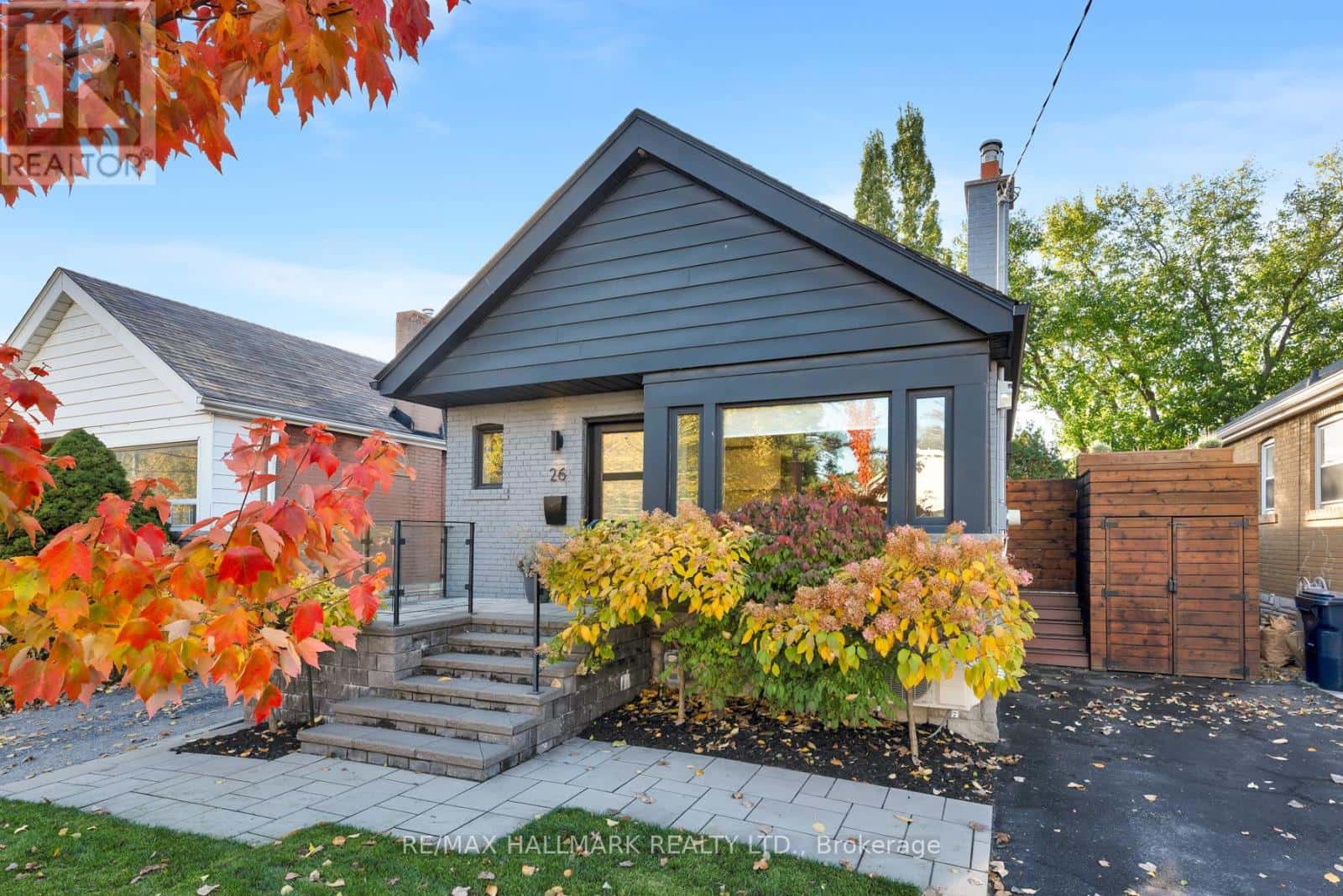 26 HUTTON AVENUE — Toronto (East York), Ontario - Photo 3 of 48