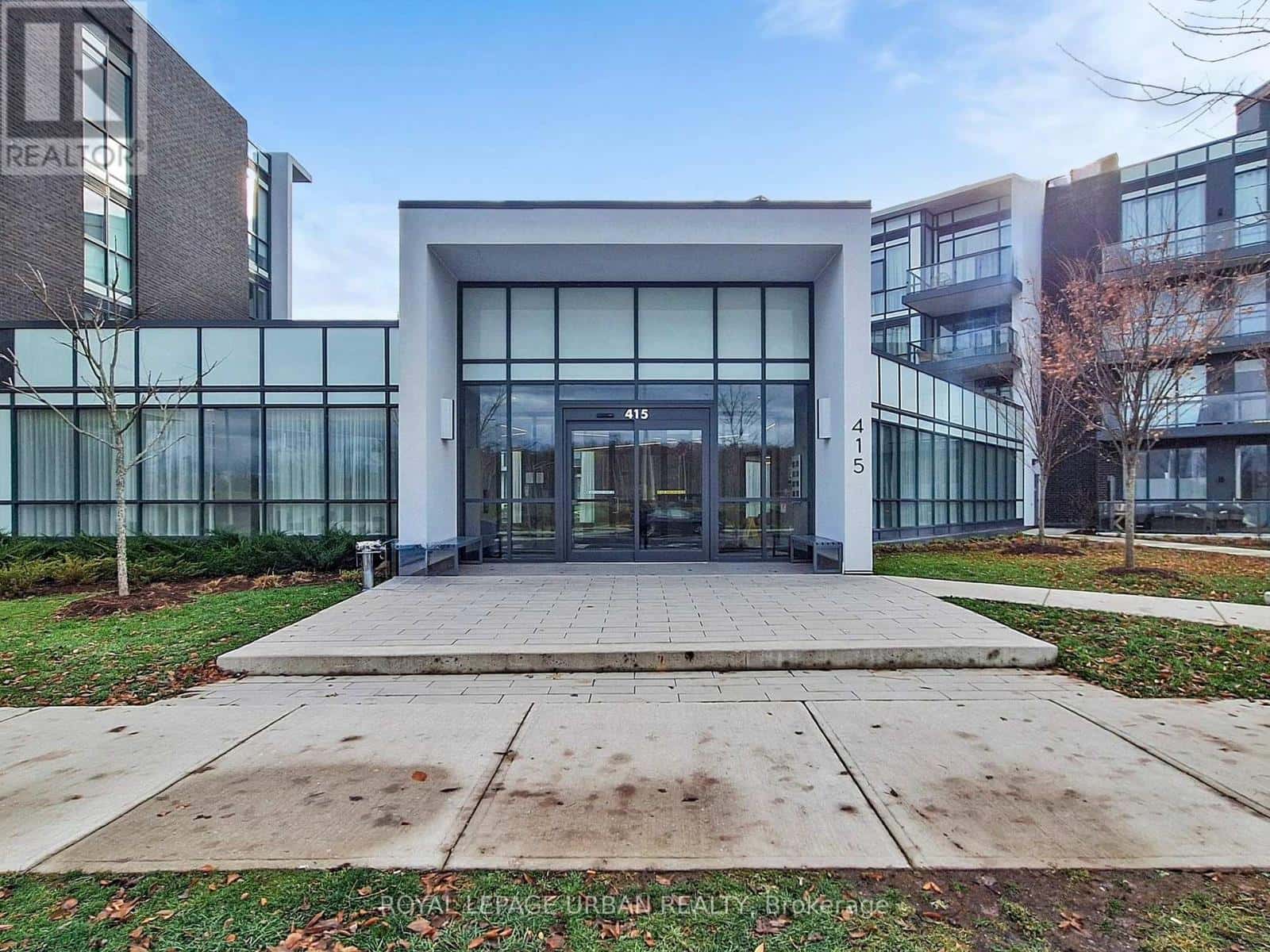 151 - 415 SEA RAY AVENUE — Innisfil, Ontario - Photo 2 of 50