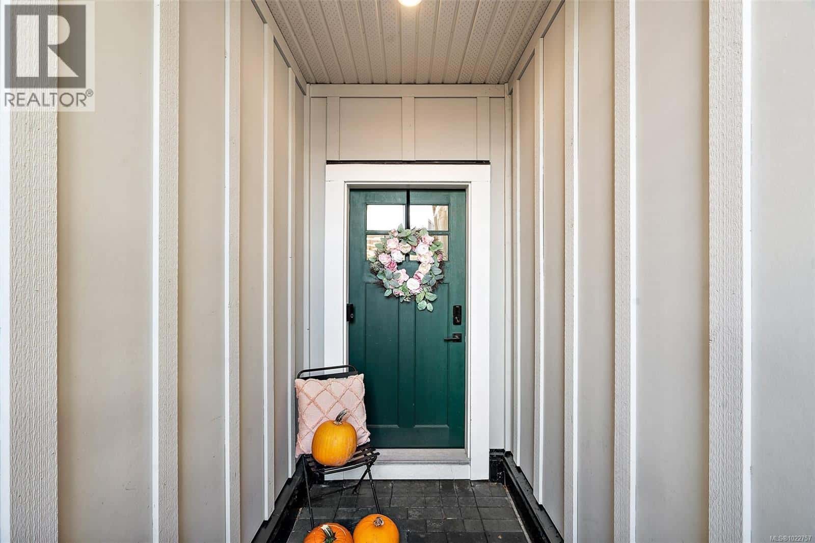 112 2990 Burlington Cres — Langford, British Columbia - Photo 2 of 27