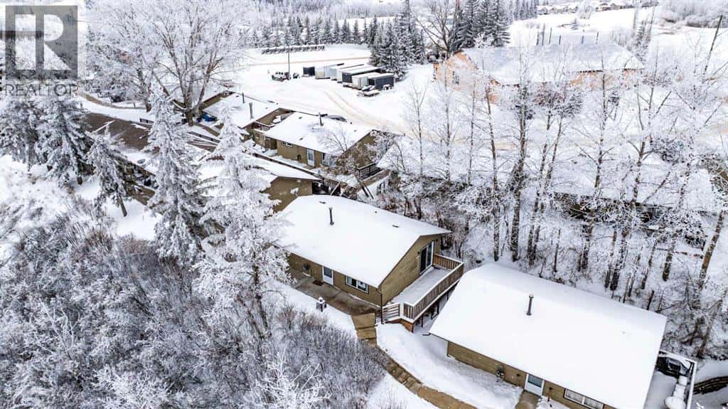 1012, 25054 South Pine Lake Road — Rural Red Deer County, Alberta - Photo 2 of 39