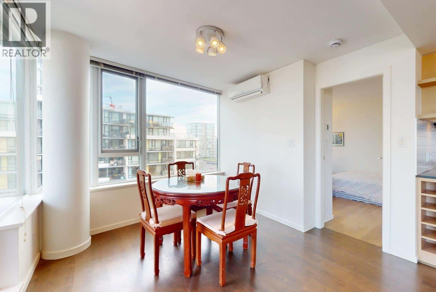 1102 7979 FIRBRIDGE WAY — Richmond, British Columbia - Photo 4 of 27