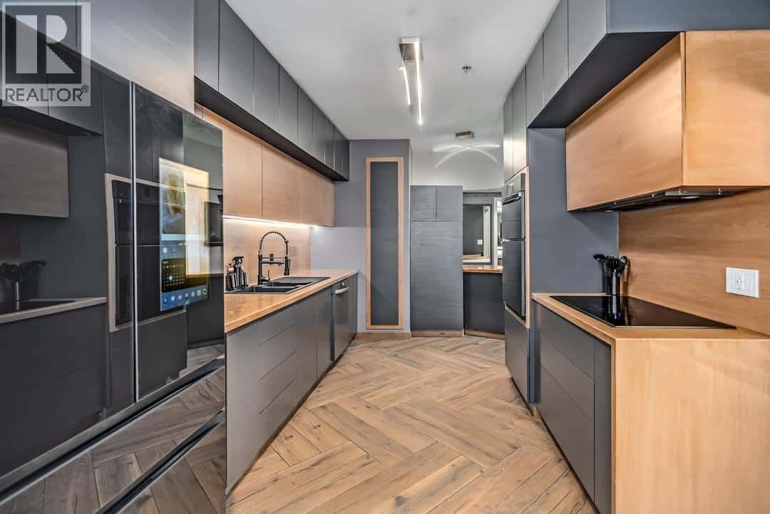 405 3176 PLATEAU BOULEVARD — Coquitlam, British Columbia - Photo 4 of 25