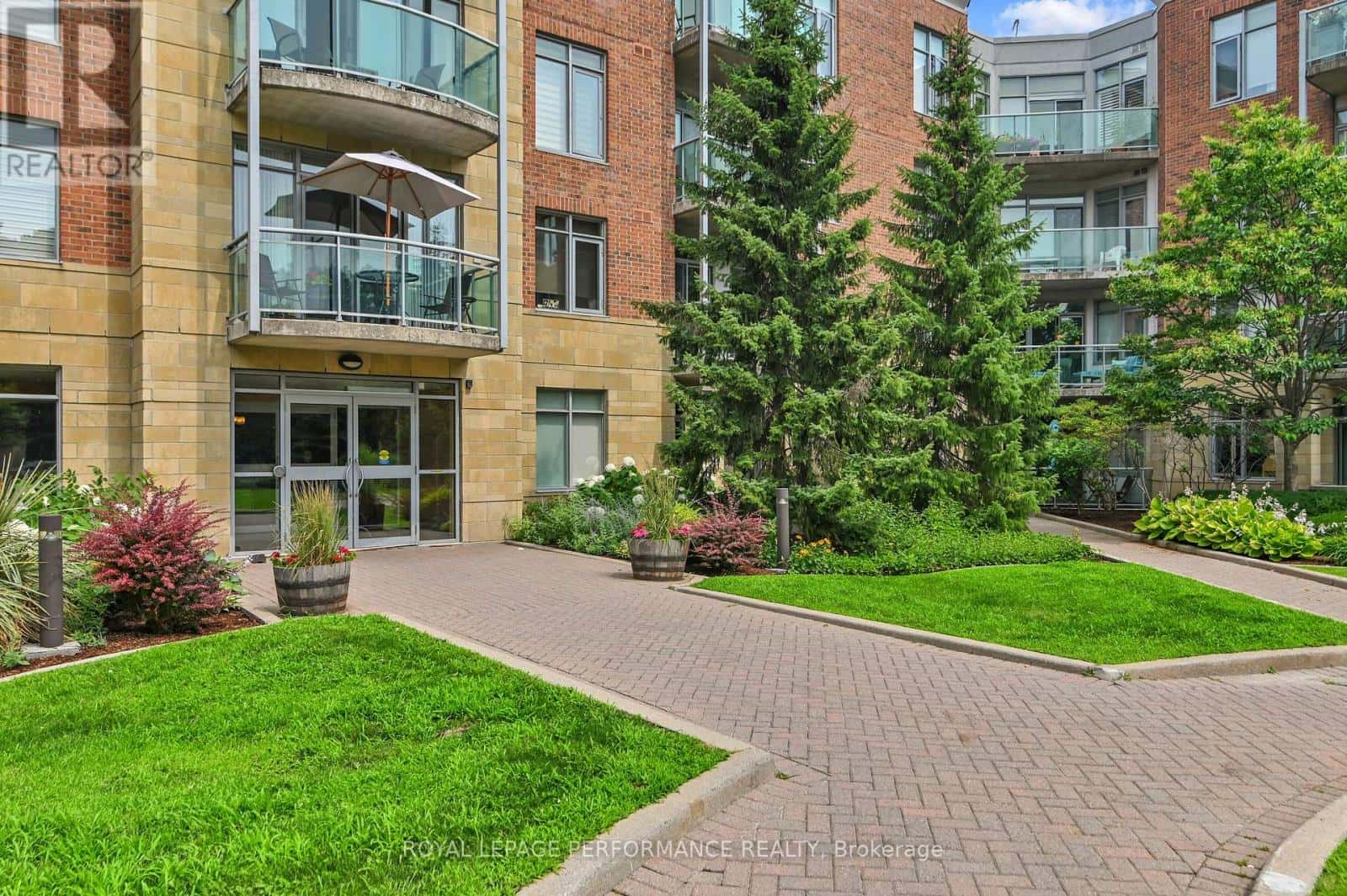 229 - 205 BOLTON STREET — Ottawa, Ontario - Photo 4 of 46