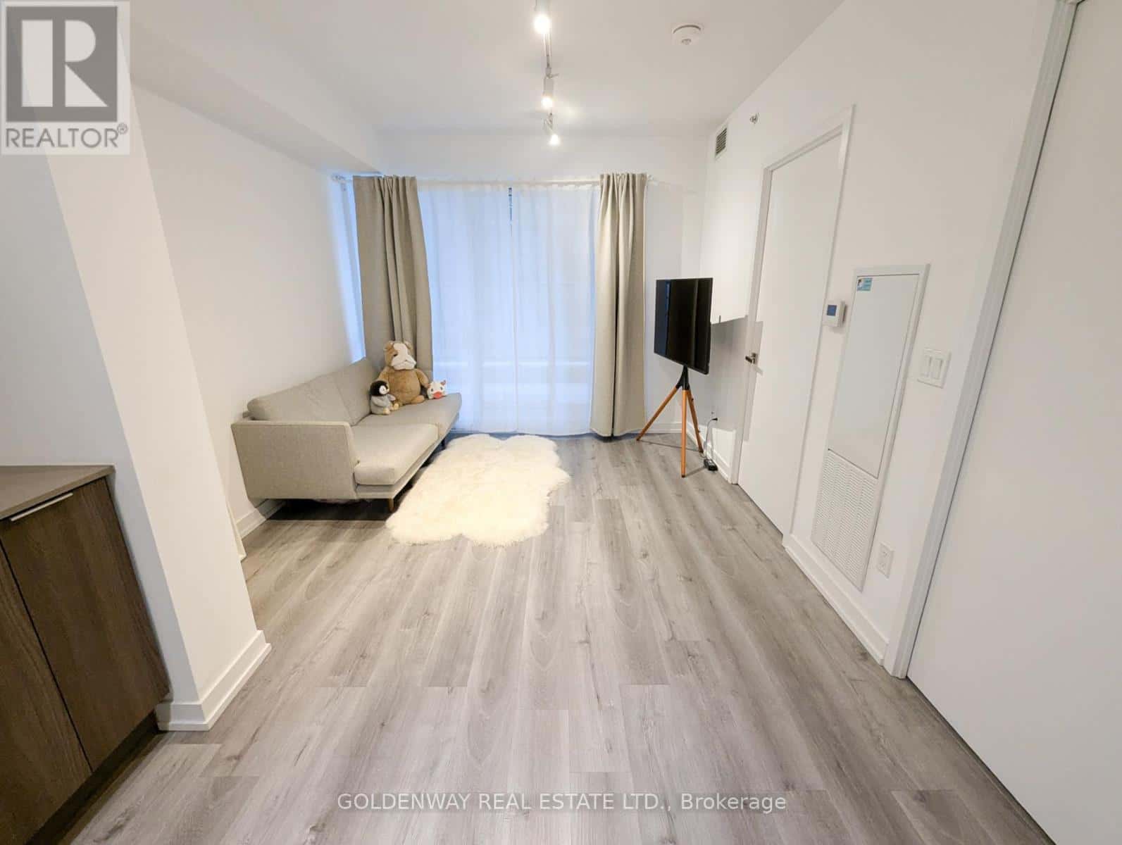 321 - 31 TIPPETT ROAD — Toronto (Clanton Park), Ontario - Photo 4 of 40