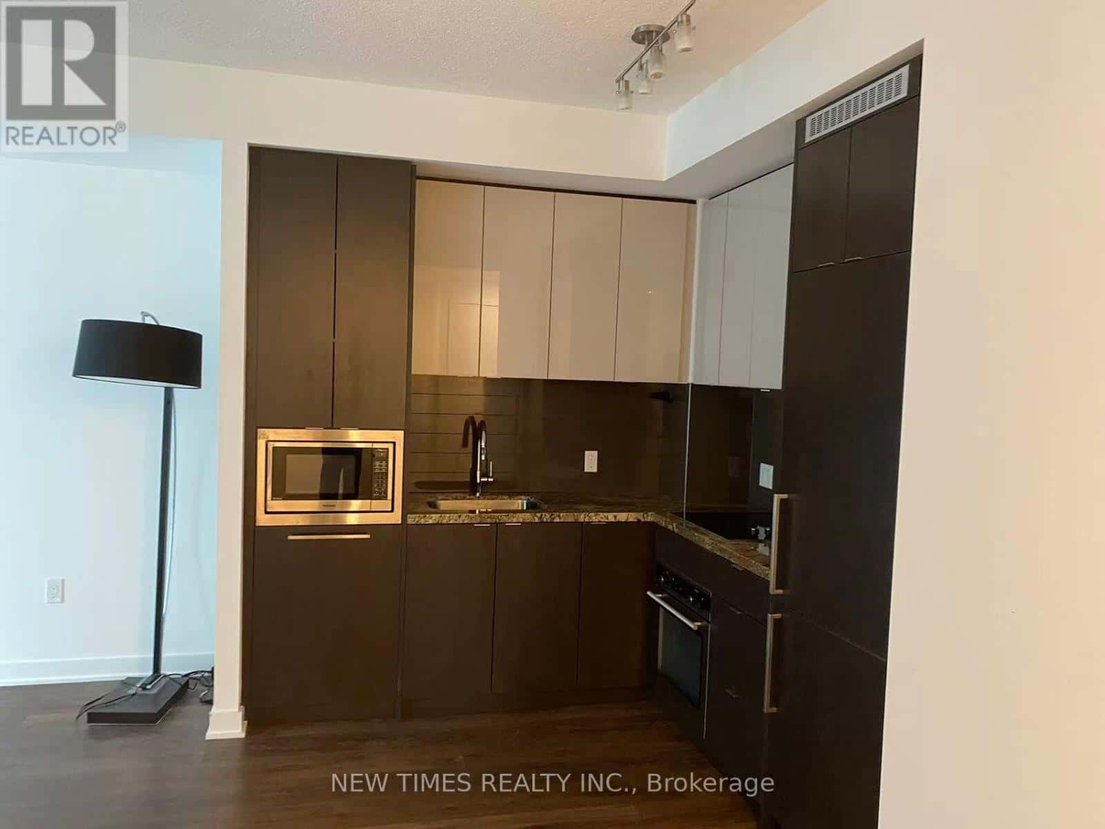 2909 - 125 BLUE JAYS WAY — Toronto (Waterfront Communities), Ontario - Photo 4 of 12