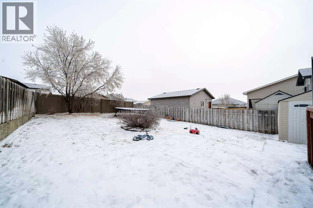 Medicine Hat — Medicine Hat - Photo 3 of 37