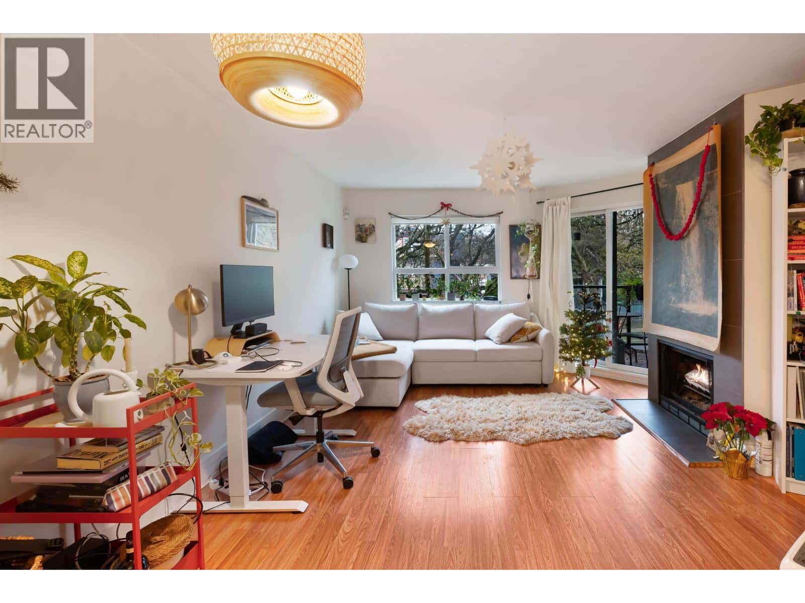 205 111 W 10TH AVENUE — Vancouver, British Columbia - Photo 3 of 24