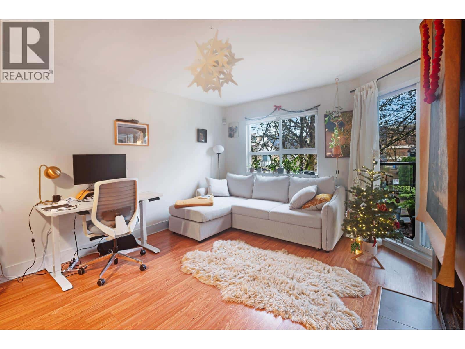 205 111 W 10TH AVENUE — Vancouver, British Columbia - Photo 4 of 24