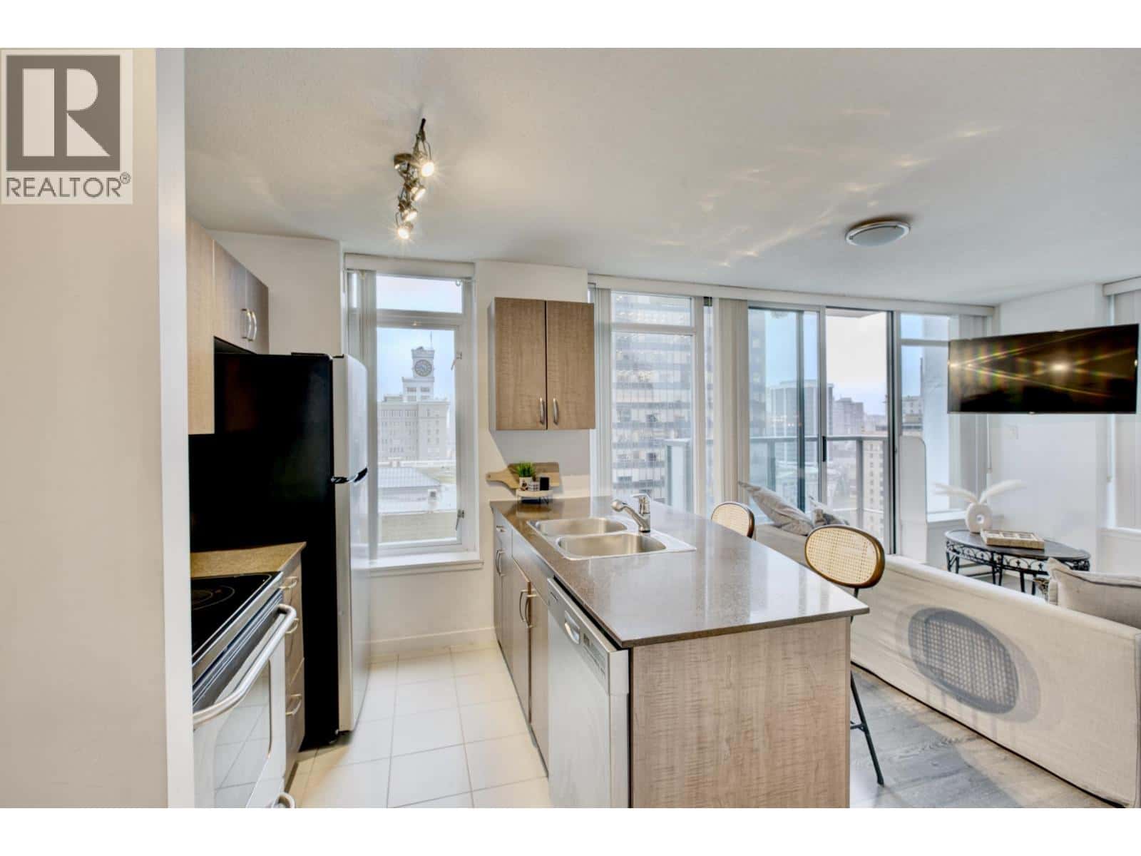 1505 610 GRANVILLE STREET — Vancouver, British Columbia - Photo 5 of 40