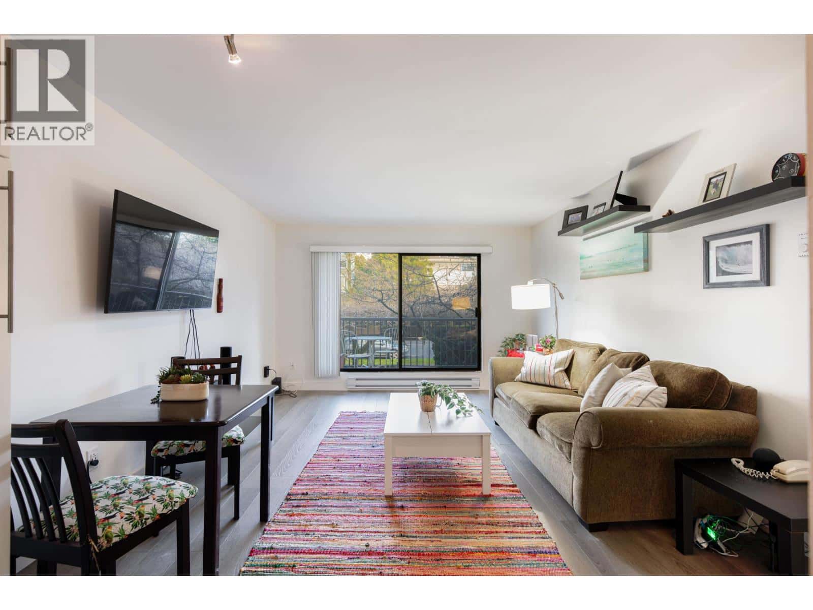 215 251 W 4TH STREET — North Vancouver, British Columbia - Photo 5 of 29