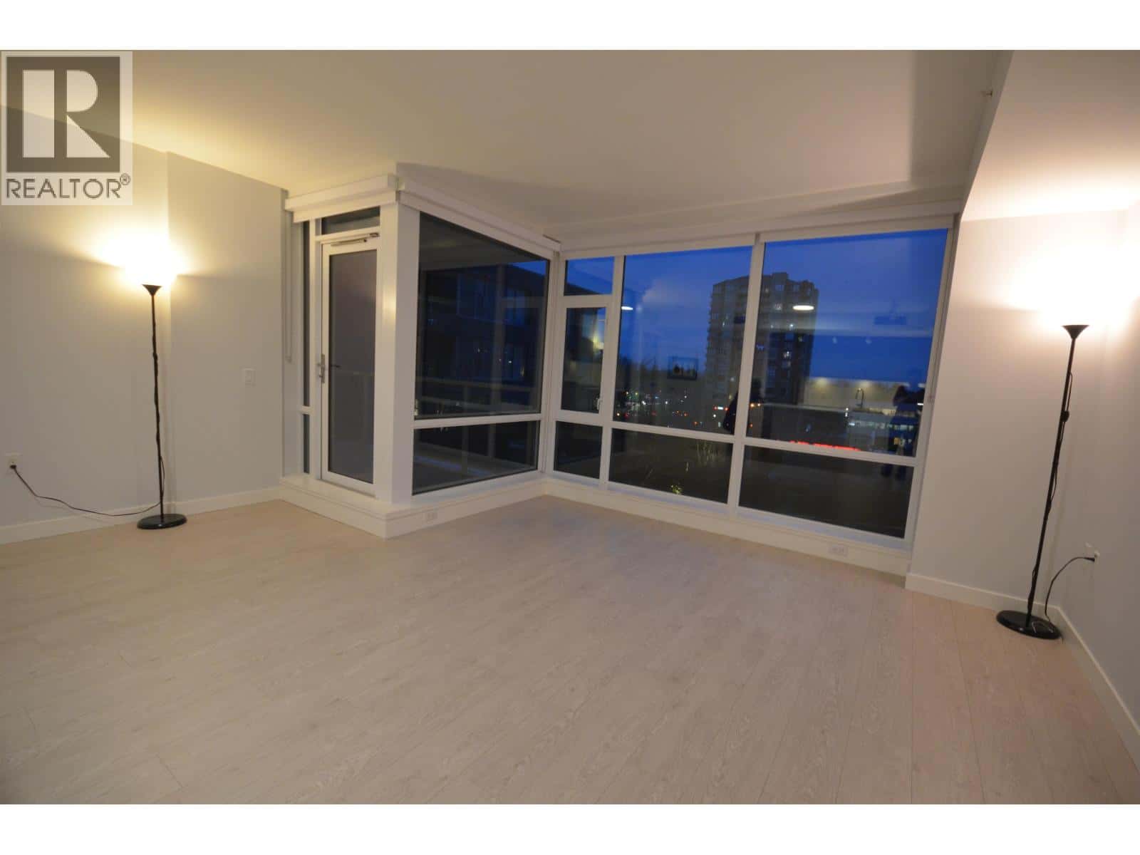 602 6833 BUSWELL STREET — Richmond, British Columbia - Photo 2 of 21