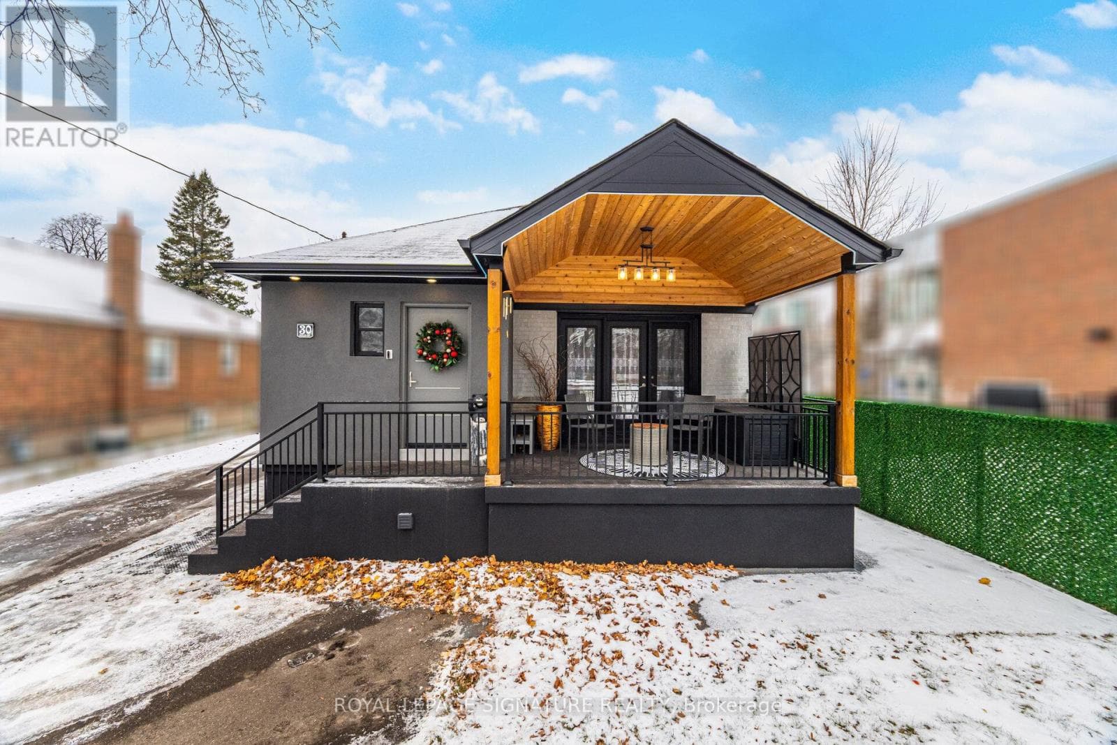 30 COULES COURT — Toronto (Alderwood), Ontario - Main photo