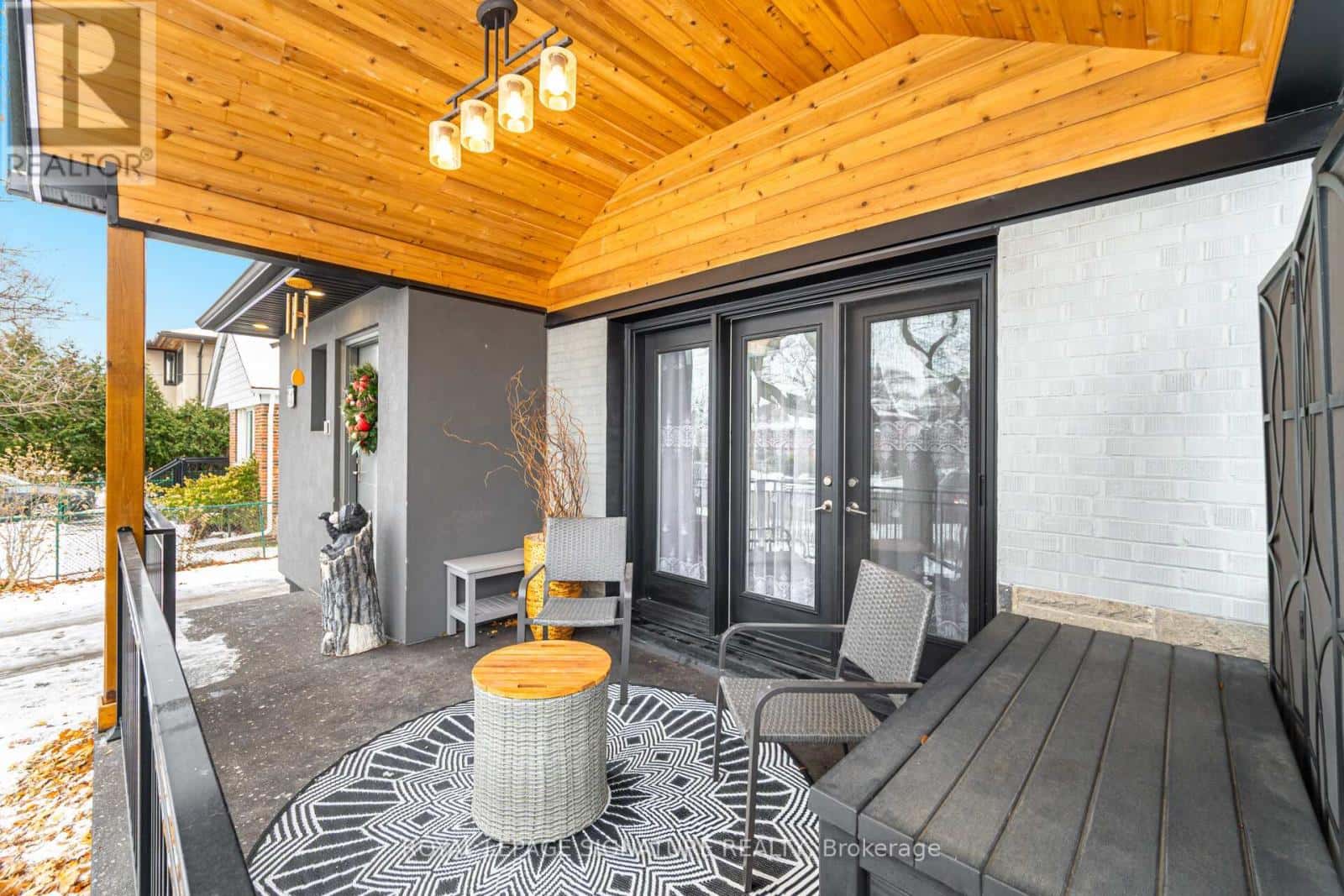 30 COULES COURT — Toronto (Alderwood), Ontario - Photo 5 of 45