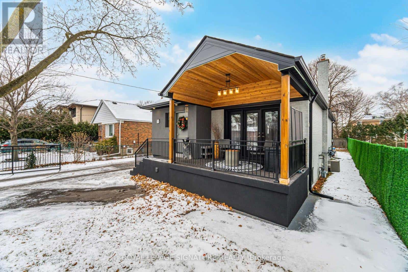 30 COULES COURT — Toronto (Alderwood), Ontario - Photo 4 of 45