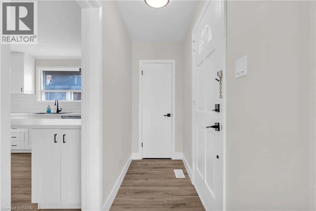 220 BRUCE Street — Kitchener, Ontario - Photo 4 of 50