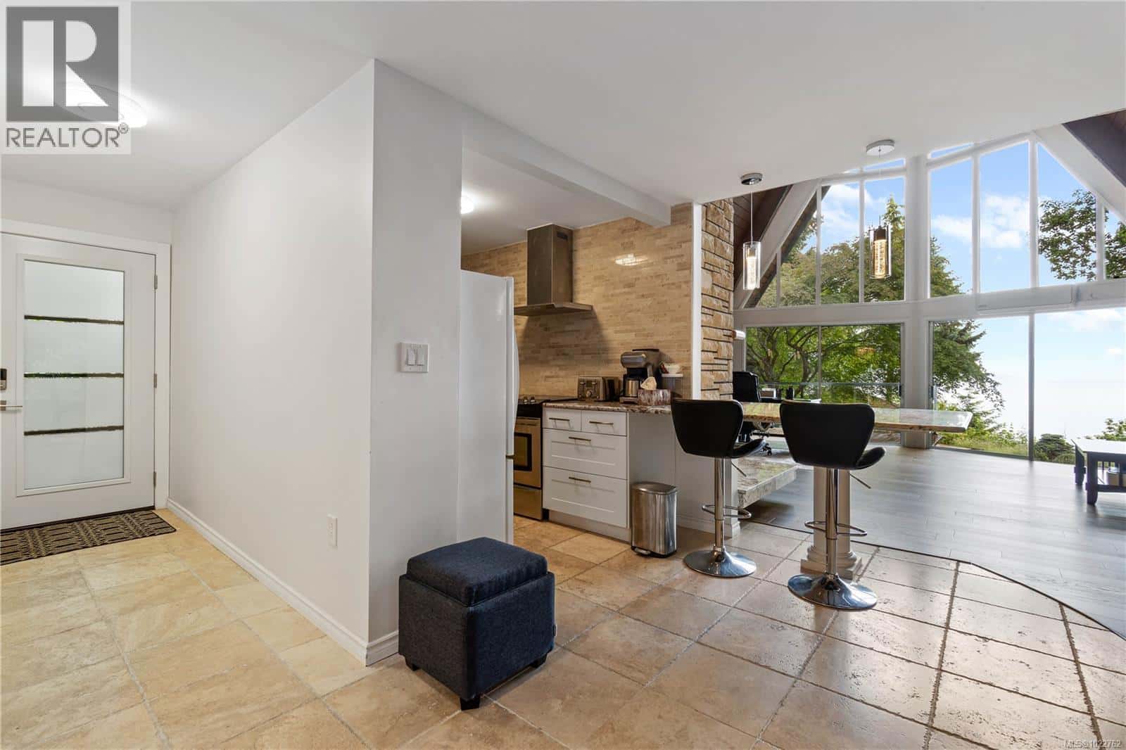 5948 Waldbank Rd — Nanaimo, British Columbia - Photo 4 of 43