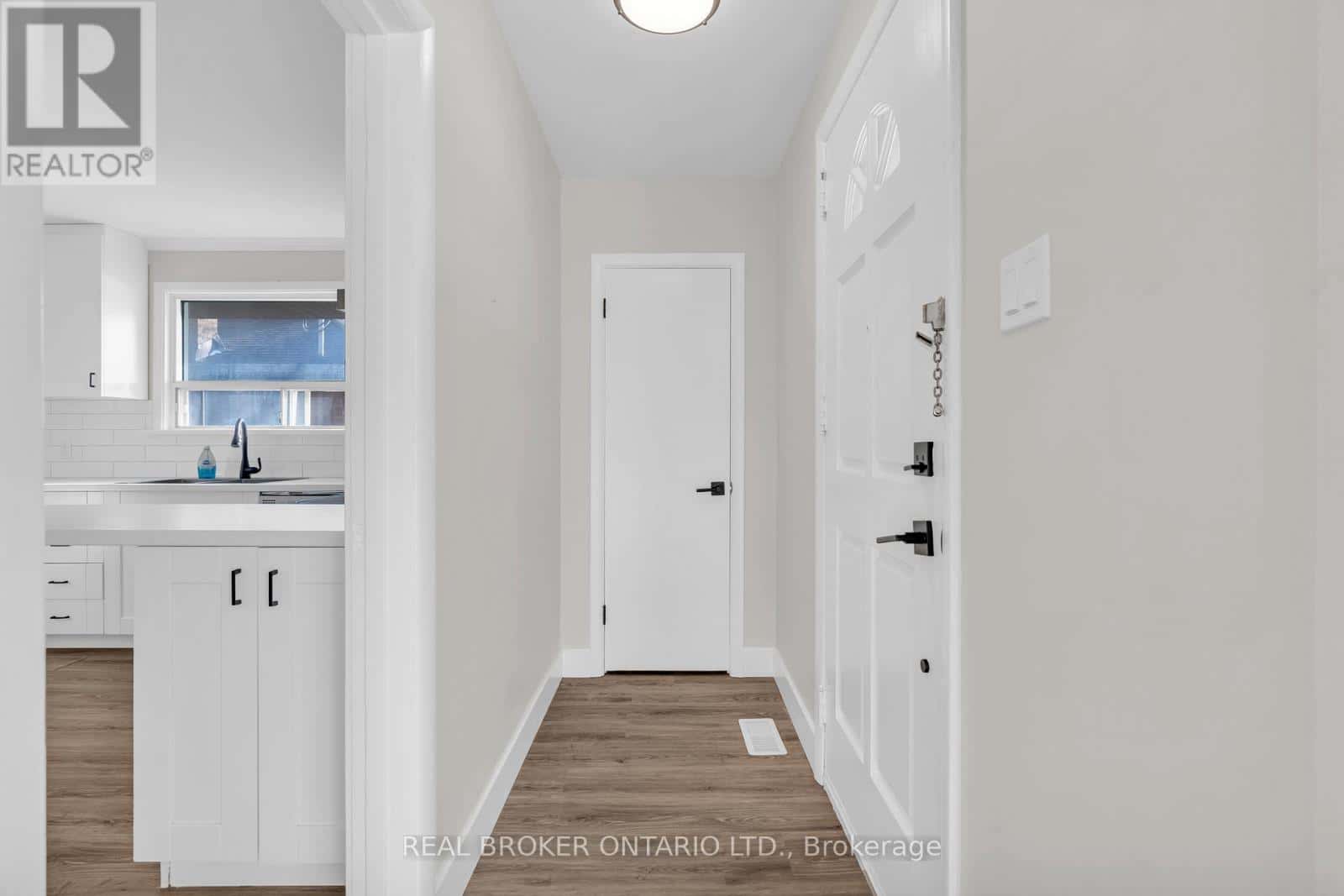 220 BRUCE STREET — Kitchener, Ontario - Photo 3 of 50