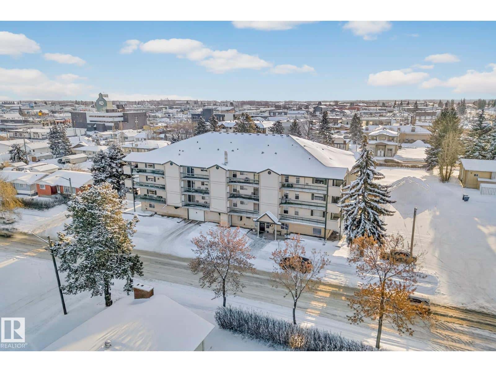 #304 112 CHURCH RD — Spruce Grove, Alberta - Photo 2 of 44