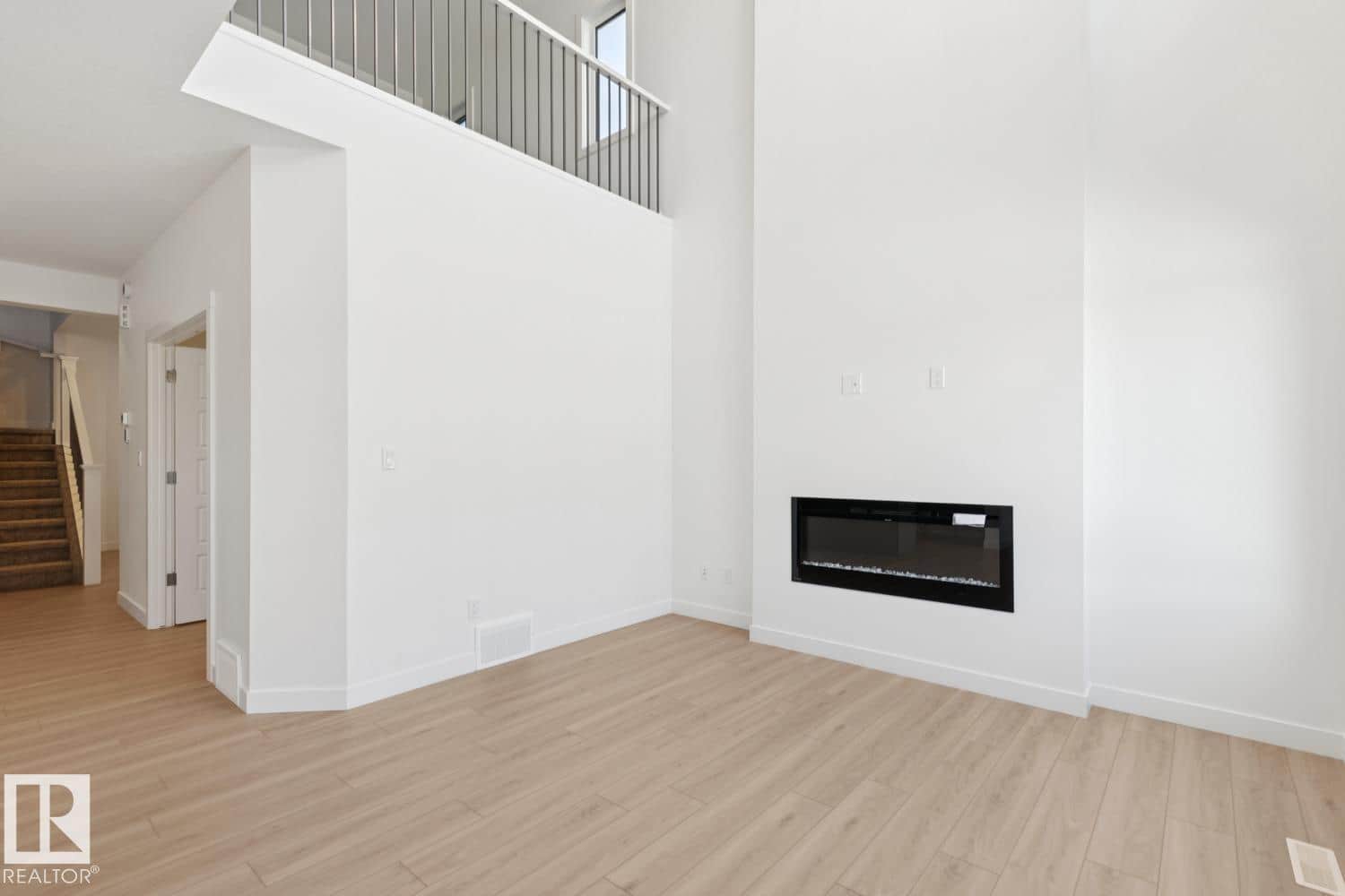 4007 208 STREET NW - Photo 5 of 47, Edmonton, Alberta