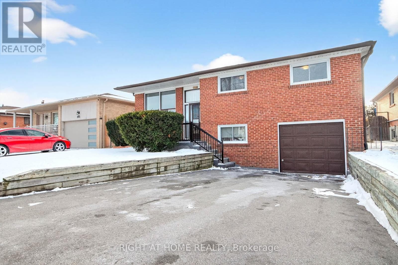 7524 WRENWOOD CRESCENT — Mississauga (Malton), Ontario - Main photo