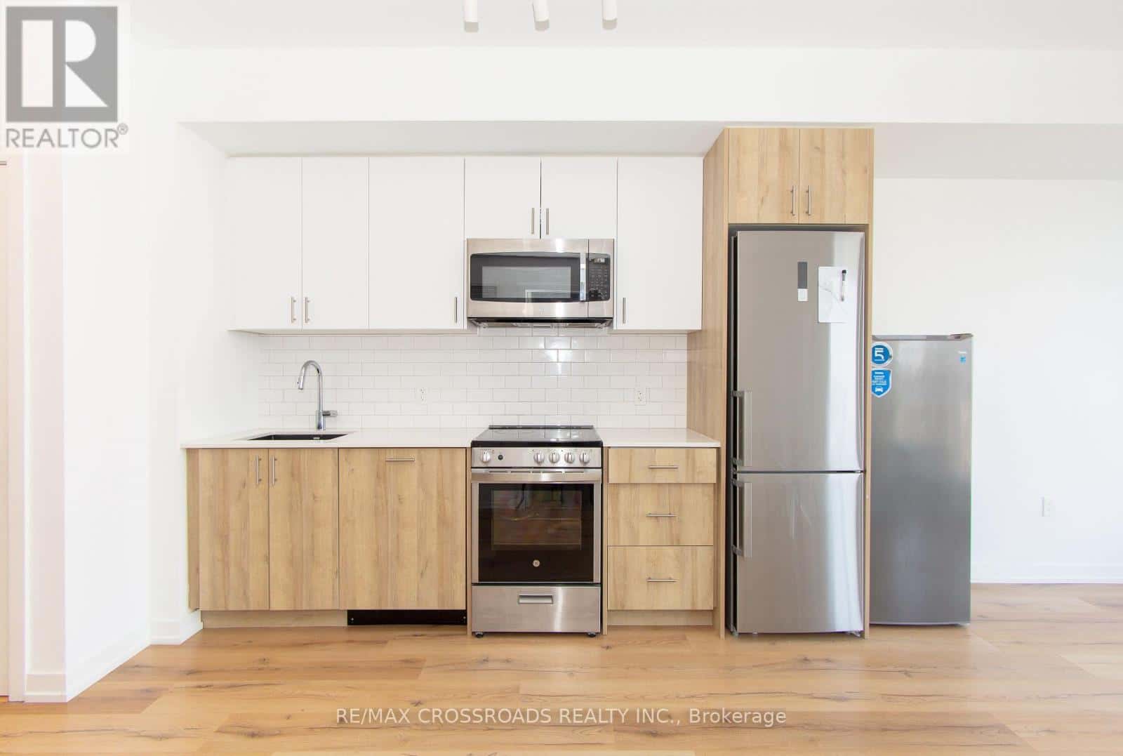 406 - 1195 THE QUEENSWAY — Toronto (Islington-City Centre West), Ontario - Photo 5 of 18