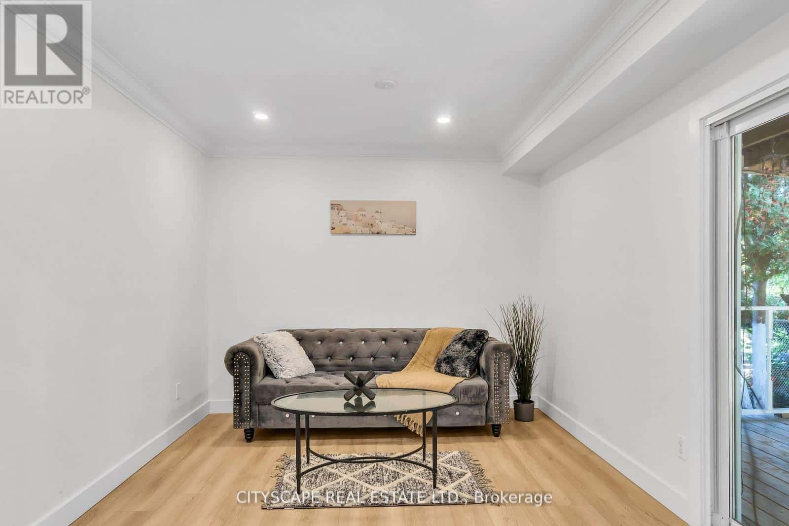 3 GENEVA CRESCENT — Brampton (Northgate), Ontario - Photo 4 of 28