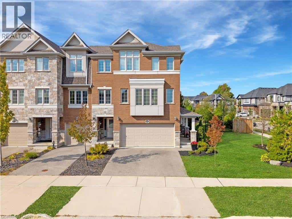 41 SPORTSMAN HILL Street — Kitchener, Ontario - Photo 3 of 50