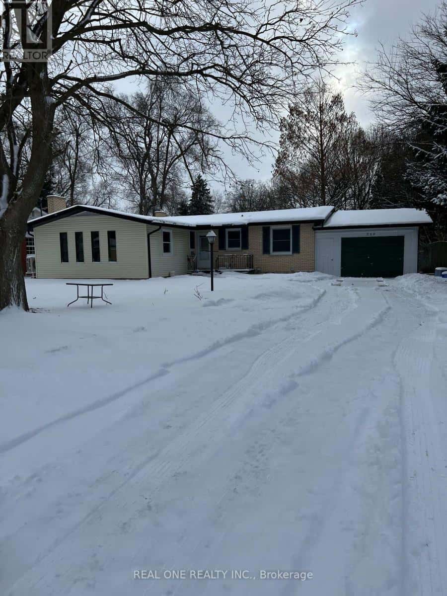 566 Middlewoods Drive