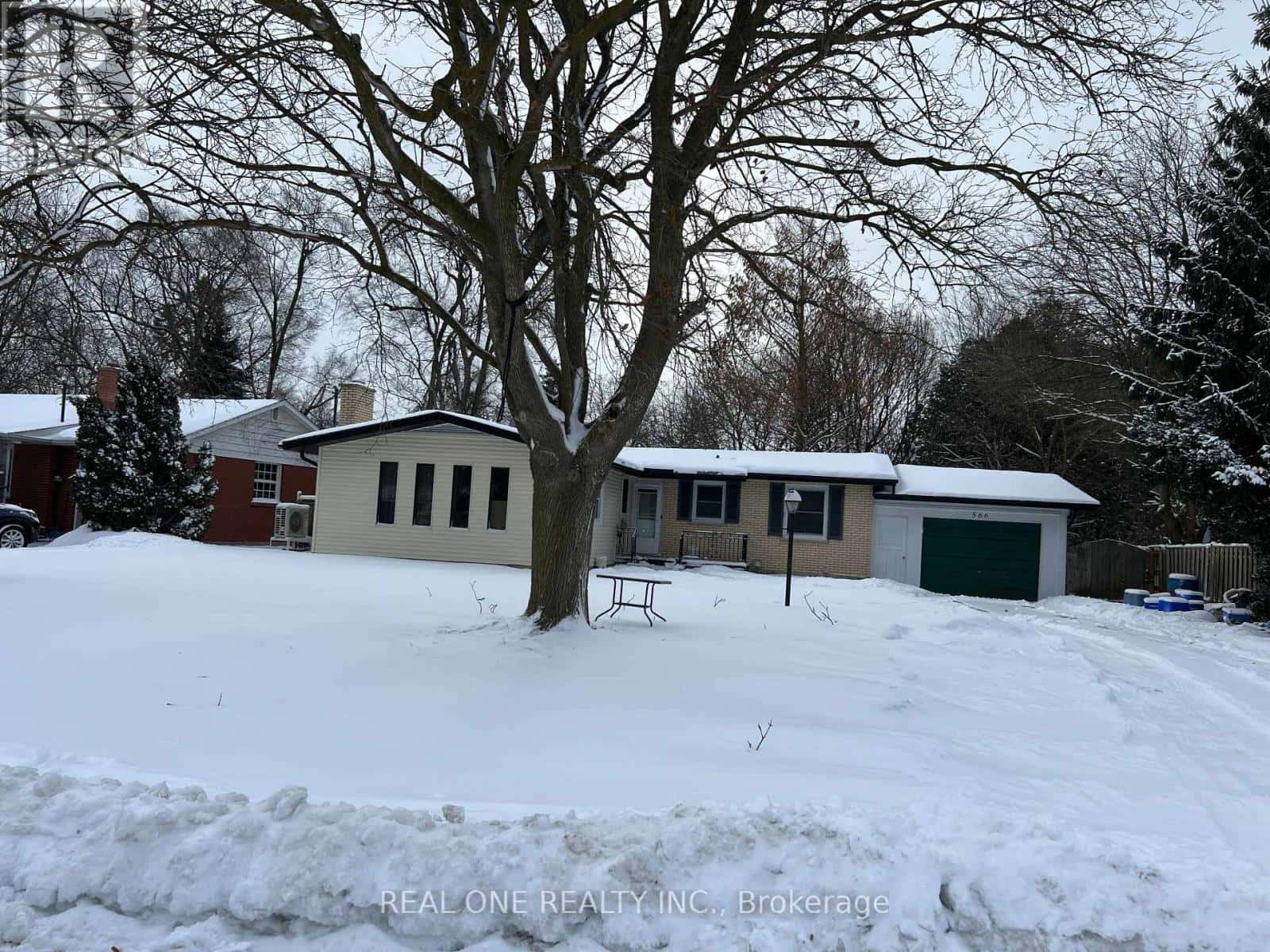 566 MIDDLEWOODS DRIVE — London North (North J), Ontario - Photo 2 of 47