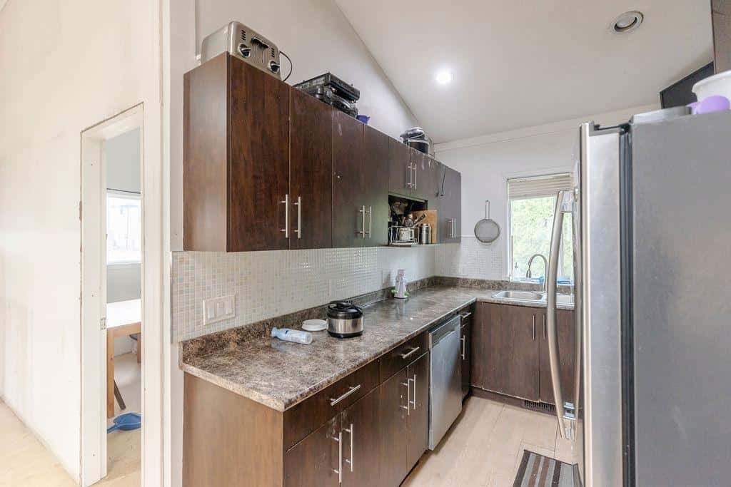 12769 114B AVENUE — Surrey, British Columbia - Photo 4 of 26